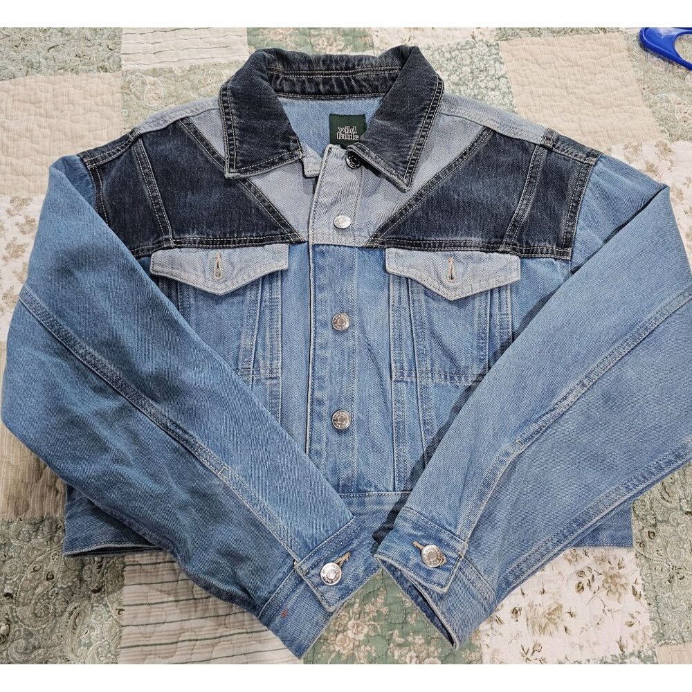 Wild Fable Denim Jacket Women's‎ Medium Crop w/ Color Block Design Size Small
